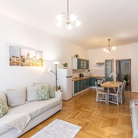 Riverside Balcony Apartment With View To Danube بودابست المظهر الخارجي الصورة